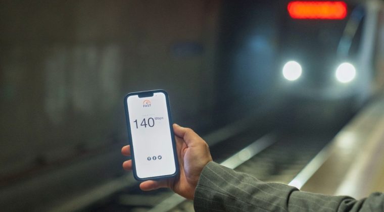 İzmir Metrosu’nda Çekmeyen Telefon Dönemi Sona Erdi: Kesintisiz İletişim Zamanı