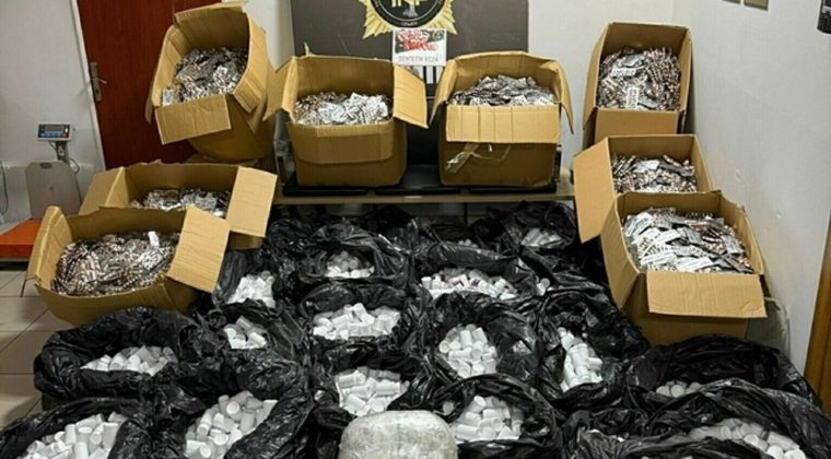 İzmir'de Büyük Uyuşturucu Operasyonu: Dağıtım Merkezi Çökerildi