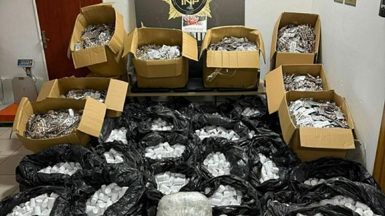 İzmir'de Büyük Uyuşturucu Operasyonu: Dağıtım Merkezi Çökerildi