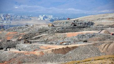 İzmir'de Çöp Krizi Büyüyor: Ümit Kartal Toplantının Ayrıntılarını Açıkladı!