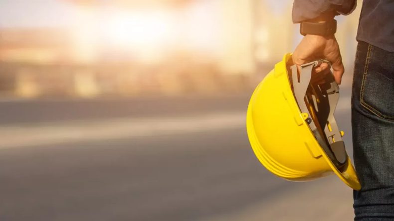 İzmir'de İş Cinayeti: İnşaattan Düşen İşçi Hayatını Kaybetti