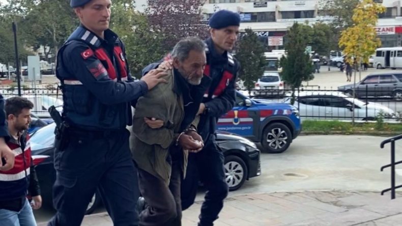 İzmir'de Korkunç İfade: Baba, Oğlunu Öldürdü ve Eşini Yaraladı
