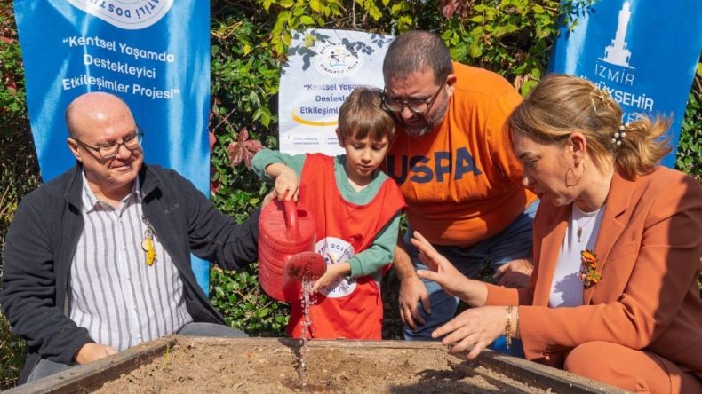 İzmir'de Örnek Proje Başladı: Patili Dostlarla Özel Buluşma