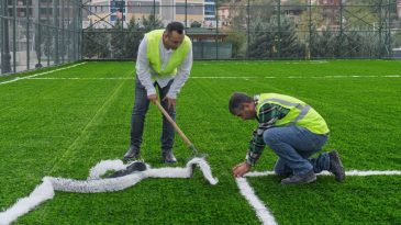 İzmir'de Sporun Yeni Gözdesi: Karşıyaka, Bayraklı, Karaburun ve Menemen'e Halı Sahalar Geliyor