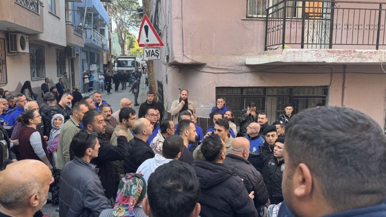 İzmir'de Tahliye Krizi Devam Ediyor: Belediye Ekipleri ile Vatandaşlar Arasında Gerilim Yaşandı