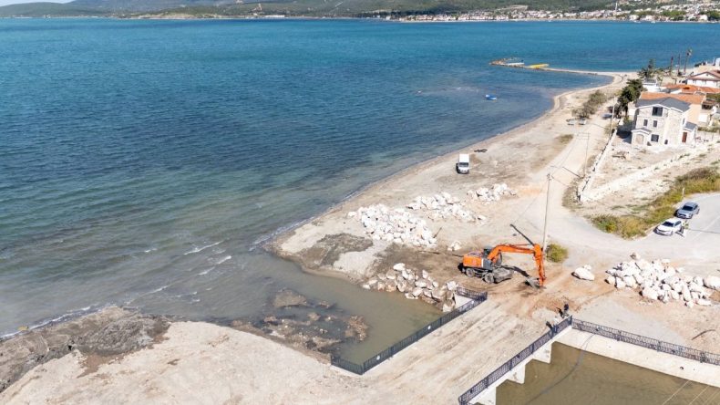 İzmir'de Taşkın Önlemi: İZSU'dan Kış Öncesi Seferberlik, Derelerden 100 Bin Ton Malzeme Çıkarıldı