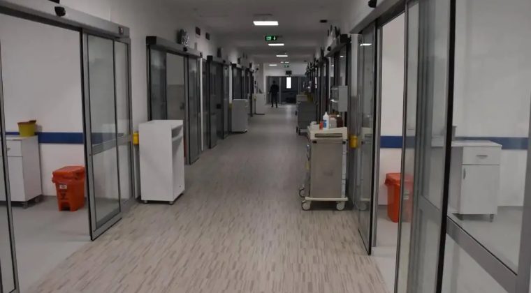 İzmir'de Tedavi Gören Çocukların Eğitimi Hastaneye Taşındı: 5 Hastanede 16 Öğretmen Geleceğe Ders Veriyor