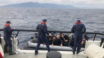 İzmir'de Umut Dolu Operasyon: 33'&uuml; &Ccedil;ocuk 91 G&ouml;&ccedil;men Kurtarıldı!