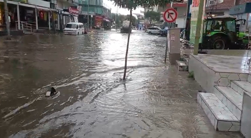 İzmir Sağanak Yağış
