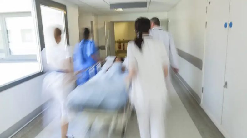 İzmir&rsquo;de 1 kalp durdu, 3 can hayat buldu: 34 yaşındaki gencin bağışı umut oldu
