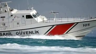 İzmir&rsquo;de g&ouml;&ccedil;menleri taşıyan lastik bot battı: 1 &ouml;l&uuml;, 1 kayıp