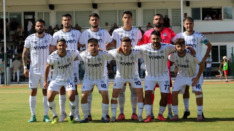 İzmirspor Evinde Konuklarını Rahatça Geçti