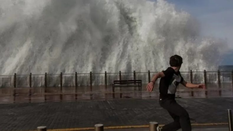 Japonya'da Deprem Sonrası Tsunami Uyarıları Yayınlandı!