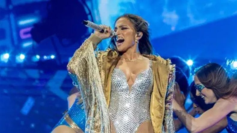 Jennifer Lopez, Hint Düğününde Başarıyla Sahne Aldı: 2 Milyon Dolar Kazandı