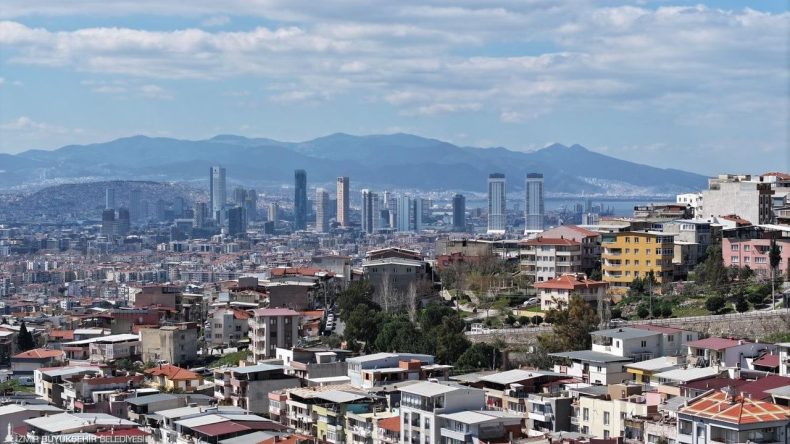 Jeoloji Mühendisinden Uyarı: İzmir'in 29 İlçesi Hala Bekliyor!