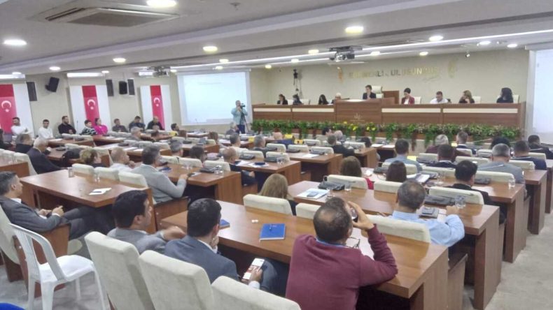 Karabağlar Meclisinde Fahrettin Altay Gündemi: İmza Sayısı 1,500'ü Aştı!