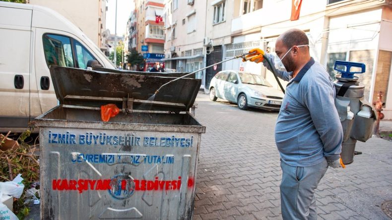 Karşıyaka'da Haşere Sorunu Çözülüyor