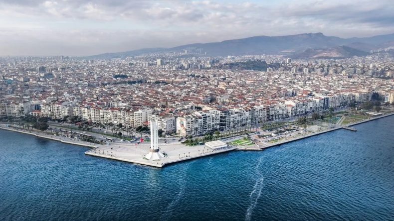 Karşıyaka’nın Anıt ve Heykelleri: Kent tarihinin iz bırakan eserleri