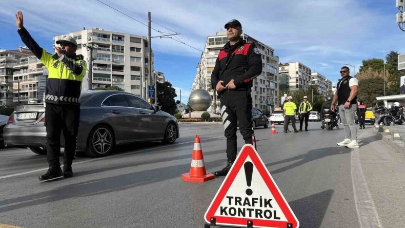 Konak'ta 30 Noktada Dar Alan Denetimi: 37 Araç Trafikten Men Edildi