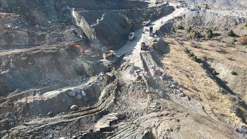 Maden Ocağında Göçük: Şantiye Müdürü 8 Gündür Aranıyor