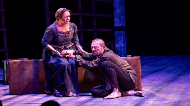 Meltem Cumbul ve Levent Üzümcü sahnede: Cadı Kazanı 'perde' dedi