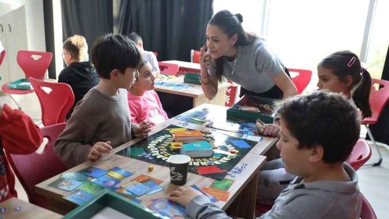 Menderes’te Çocuklar Haklarını Öğrendi