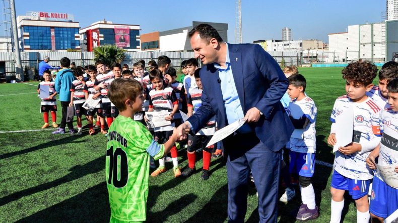 Minikler Atatürk'ü Turnuva ile Andı