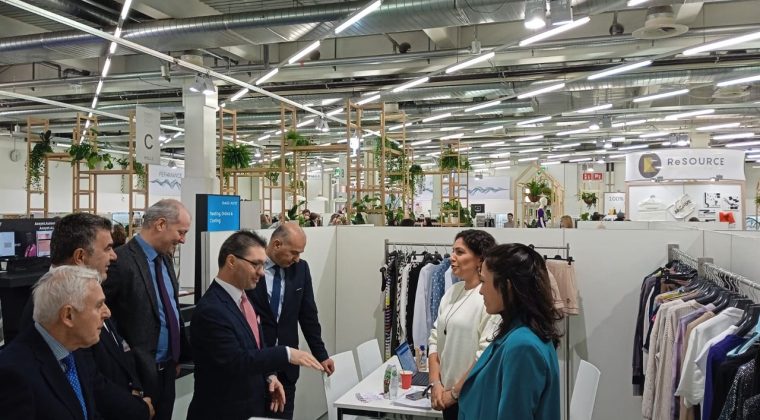 Türk Modası Londra'da Vitrine Çıkıyor