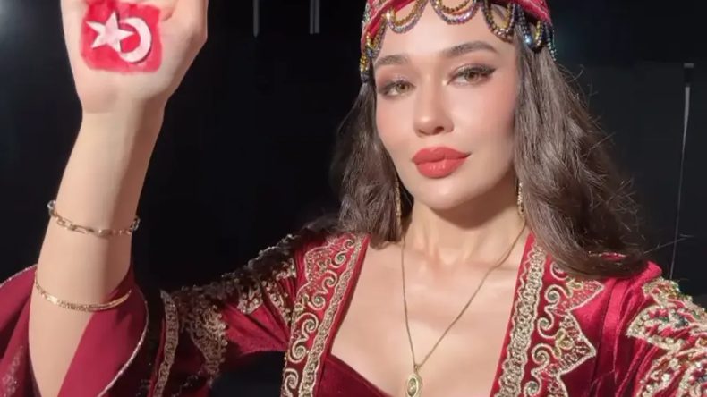 &Uuml;lkemizi Temsil Eden Ceren'e T&uuml;rk Bayrağı'nı Vermediler!