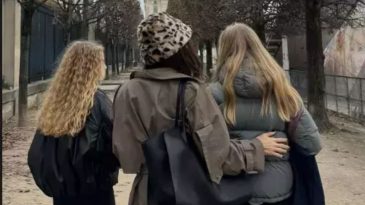 Yasemin Ergene Kızlarıyla Paris'te: Boyları Annesine Eşit