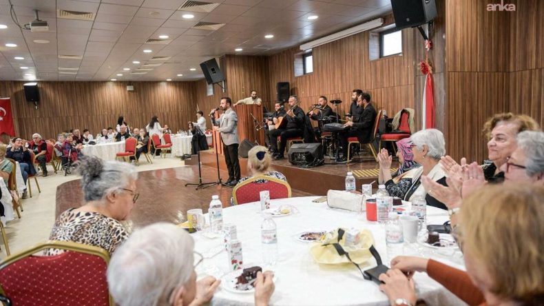 Zübeyde Hanım Huzurevi’nde 24 Kasım Öğretmenler Günü Etkinliği