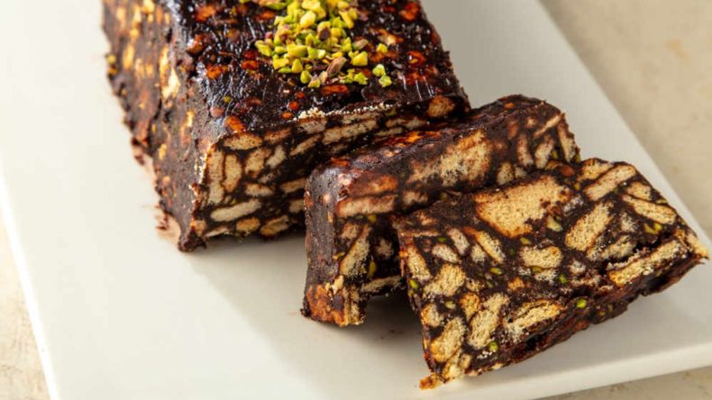 15 Dakikada Hazır: Tatlı Krizine Mozaik Pasta Tarifi