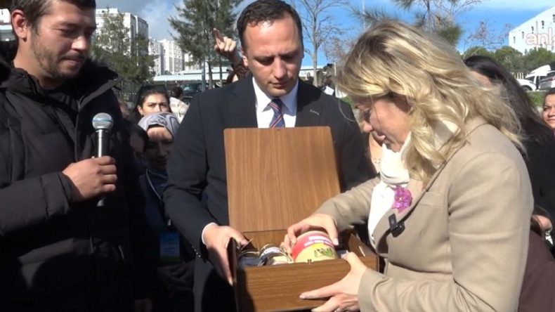 Bornova&rsquo;da Kadınlar Toprakla G&uuml;&ccedil;leniyor: Kadın Yoksulluğu Kader Değildir