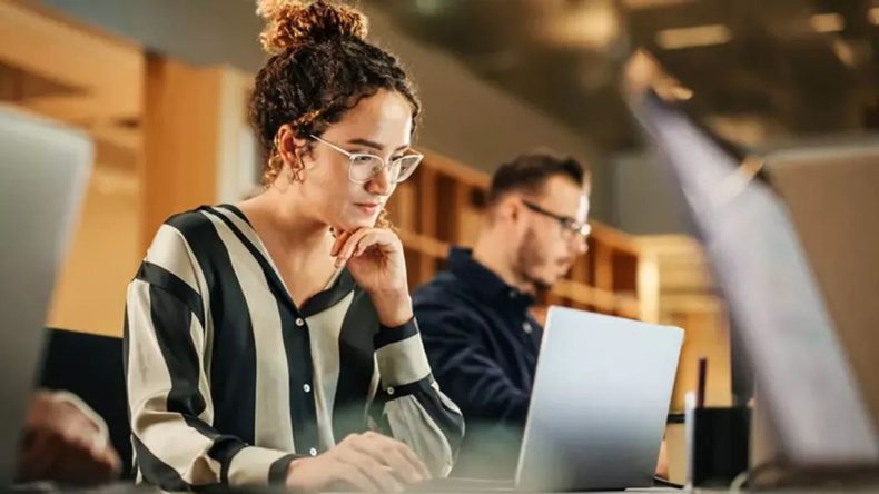 &Ccedil;alışanların Beklentisi Ger&ccedil;ek Olabilir: Haftada 4 G&uuml;n Mesai Meclis'nde Tartışılıyor!