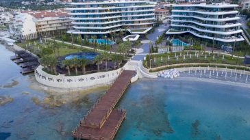 &Ccedil;eşme&rsquo;de Reges Otel İmar Planı Krize Yol A&ccedil;tı: CHP İ&ccedil;inde Tartışmalar Devam Ediyor