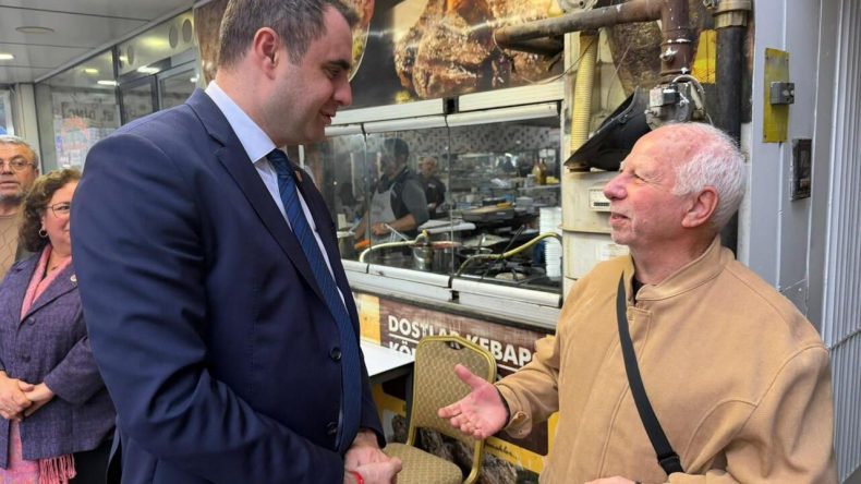 CHP'li G&uuml;&ccedil;'ten K&uuml;&ccedil;&uuml;k Menderes &Ccedil;ıkartması: Zorluklara Rağmen Başarı İ&ccedil;in &Ccedil;alışıyoruz