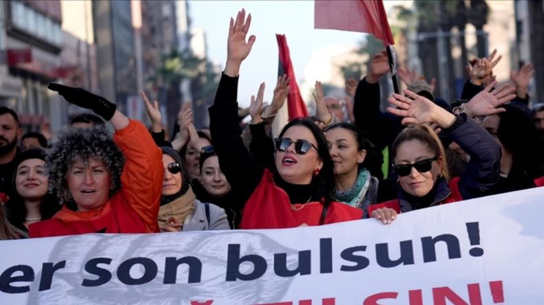 DİSK Sabah Saatlerinde Sokağa Çıktı, İzmir Halkından Destek Talep Etti