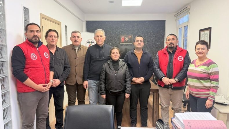 Eyleme &Ccedil;ıkmışlardı: DİSK'ten Odalara Destek Ziyareti