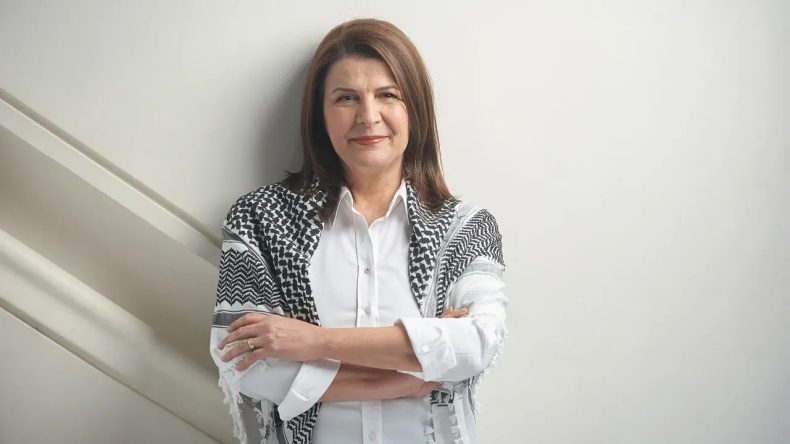 Foça’da Tansiyon Yeniden Yükseldi: Fıçı Salonu Terk Etti