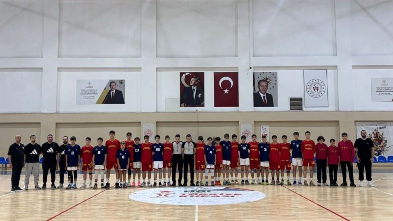 G&ouml;ztepe U14 Takımı&rsquo;ndan anlamlı anma: Eren &Ouml;zken i&ccedil;in sahada siyah kurdele