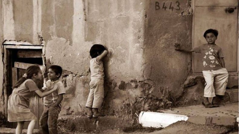 Hepsi Birbirinden Keyifli: İzmir Sokaklarında Oynanan 10 Nostaljik Oyun