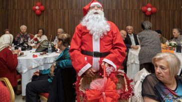 Huzurevinde yeni yıl coşkuyla karşılandı