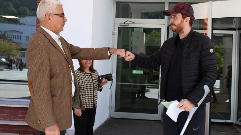 İEÜ sigarayla ‘Elden Ele’ savaşıyor