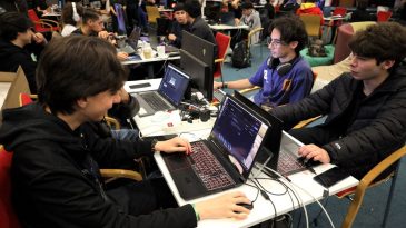 İE&Uuml;&rsquo;den Gameathon 5.0 etkinliği: En iyi oyunu geliştirmek i&ccedil;in m&uuml;cadele ettiler!
