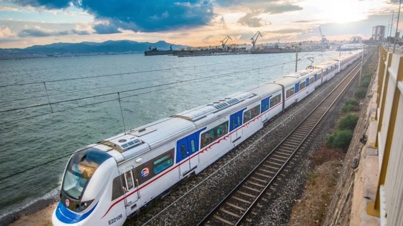 İZBAN Tartışmaları S&uuml;r&uuml;yor: B&uuml;y&uuml;kşehir Yargıya Gidiyor