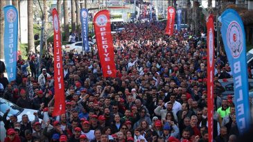 İzmir B&uuml;y&uuml;kşehir Belediyesi'nde Sendika Tepkisi! 8 Aralık'ta Sokağa &Ccedil;ıkacaklar