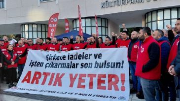 İzmir B&uuml;y&uuml;kşehir Emek&ccedil;ilerinin Eyleminde &Uuml;&ccedil;&uuml;nc&uuml; G&uuml;n!