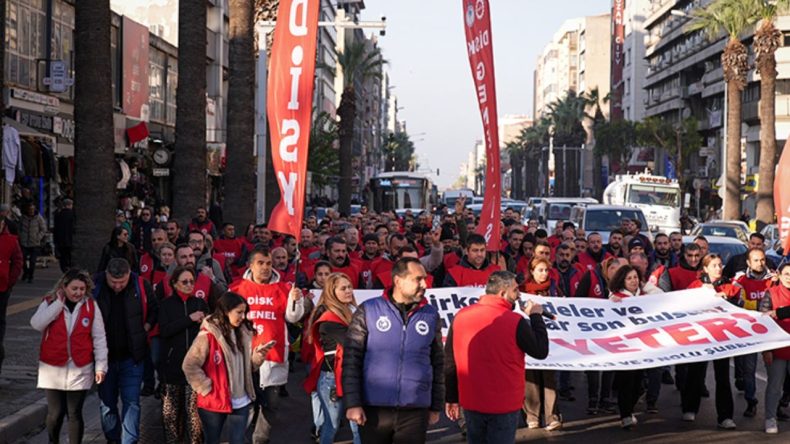 İzmir B&uuml;y&uuml;kşehir Eylemleri 9. G&uuml;n&uuml;nde: CHP Genel Merkez ile Sendika G&ouml;r&uuml;şmesi Bug&uuml;n!