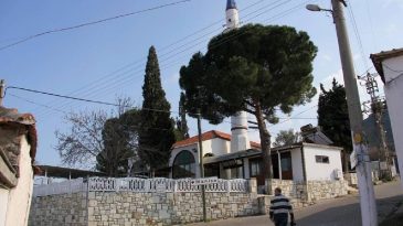 İzmir'in Tarihi K&ouml;y&uuml;: Karakuzu
