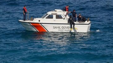 İzmir'de D&uuml;zensiz G&ouml;&ccedil;men Operasyonu: &Ccedil;ok Sayıda G&ouml;&ccedil;men Kurtarıldı!